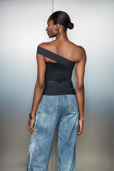 Kesikli Asimetrik Üst