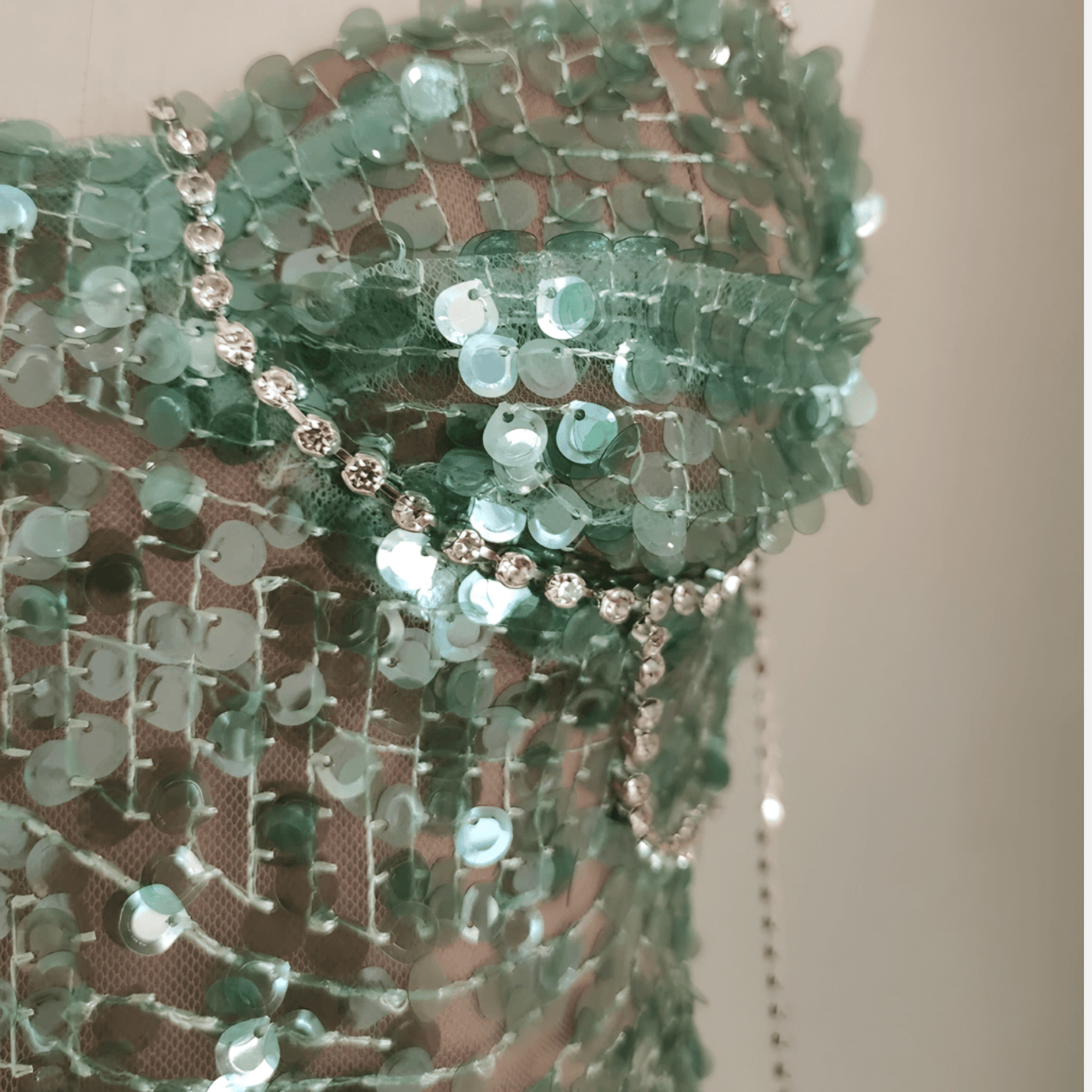 Emerald Elbise